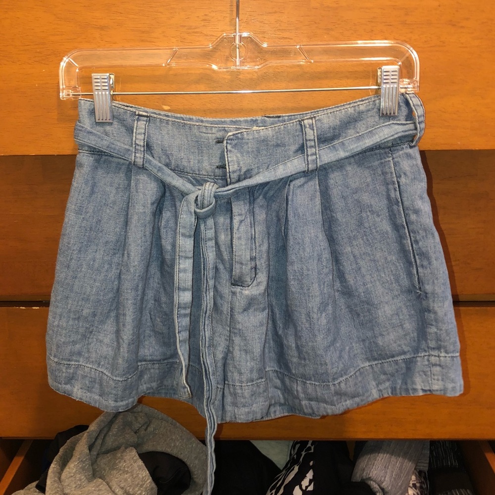 FOREVER 21 FASHION SHORTS